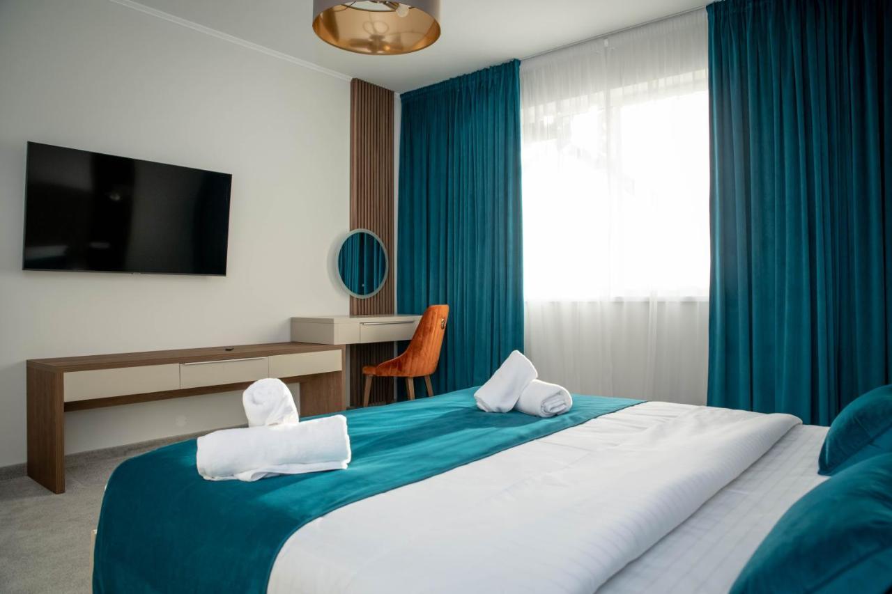 Unique Garden Hotel Braila Exterior photo
